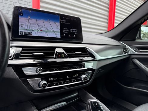 Used 2022 BMW 530i xDrive AWD/4WD image 21