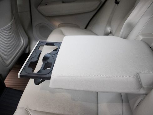 New 2025 Volvo XC60 T8 Plus w/ Protection Package Premier image 31