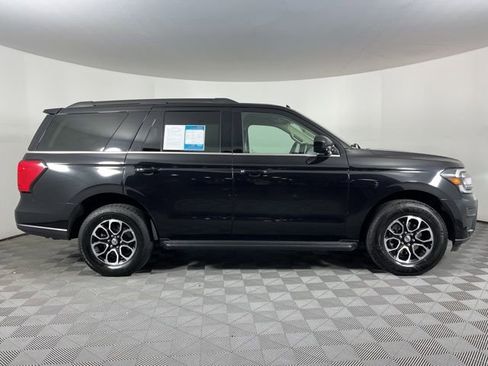 Used 2024 Ford Expedition XLT image 11