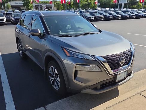 Certified 2021 Nissan Rogue SV w/ Premium Package FWD image 3