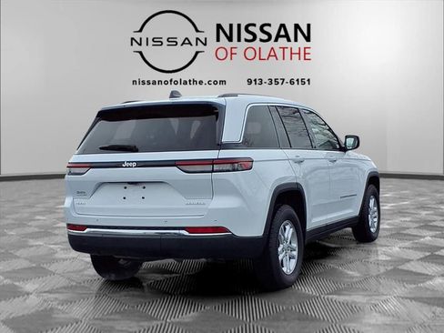 Used 2023 Jeep Grand Cherokee Laredo image 27