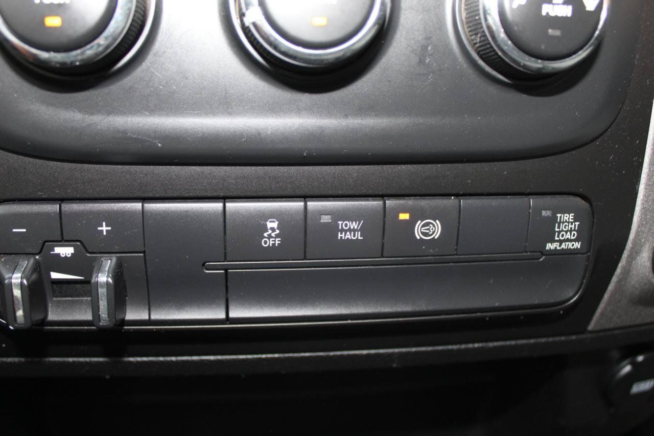Used 2013 RAM 2500 Tradesman w/ Chrome Appearance Group AWD/4WD image 27