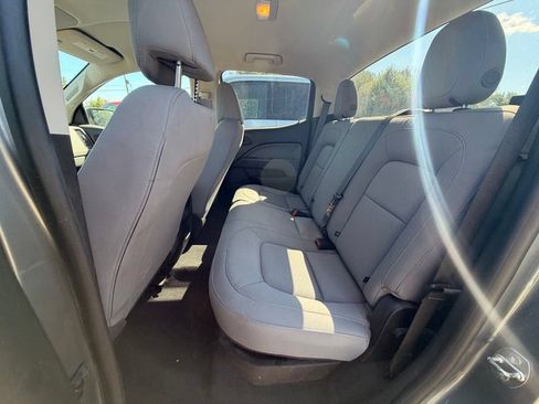Used 2022 Chevrolet Colorado W/T AWD/4WD image 8