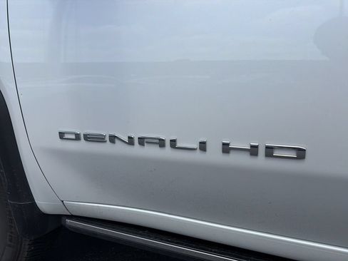 Used 2024 GMC Sierra 2500 Denali Ultimate AWD/4WD image 17