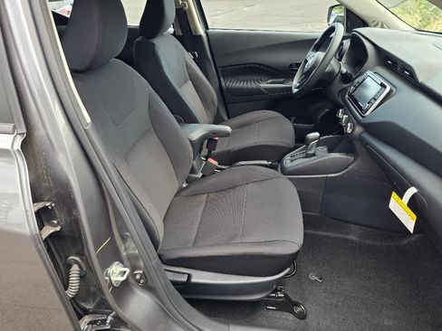 New 2025 Nissan Kicks Play S image 13