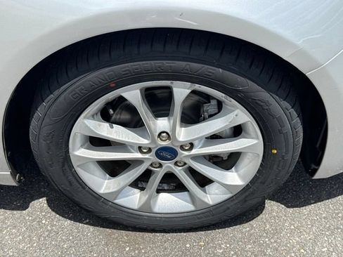 Used 2019 Ford Fusion SE FWD image 26