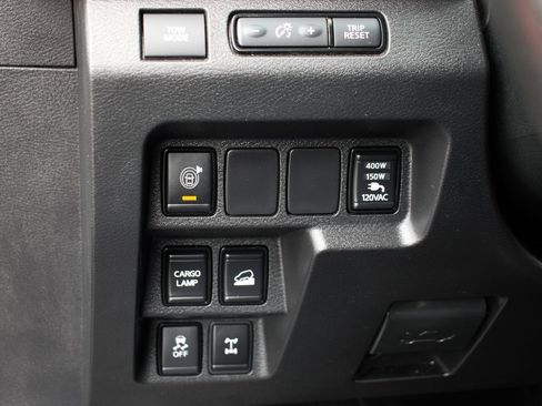 Used 2023 Nissan Frontier PRO-4X w/ Pro-4X Premium Package image 19