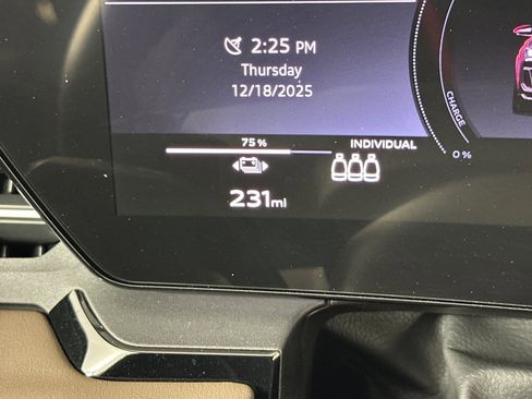 Used 2025 Audi Q6 e-tron Premium w/ Convenience Package image 22