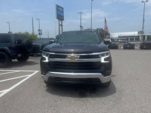 Used 2023 Chevrolet Silverado 1500 LT AWD/4WD image 2
