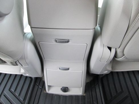 Used 2009 Saturn Vue Green Line image 75