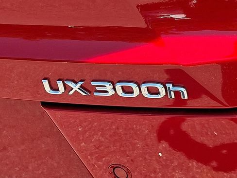 Used 2025 Lexus UX 300h FWD w/ Accessory Package (Z1) image 34