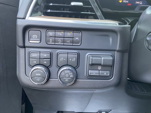 New 2026 Chevrolet Tahoe High Country AWD/4WD image 18