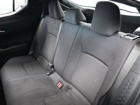 Used 2019 Toyota C-HR XLE FWD image 34