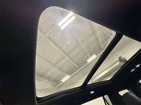 Used 2025 Chevrolet Traverse High Country image 31