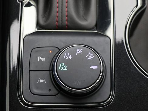 Used 2023 Chevrolet Blazer RS w/ Enhanced Convenience Package image 28