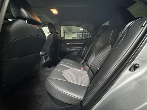 Used 2022 Toyota Camry SE image 16