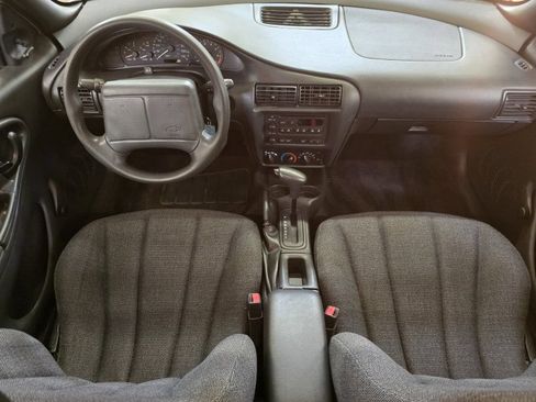 Used 2002 Chevrolet Cavalier Sedan FWD image 5