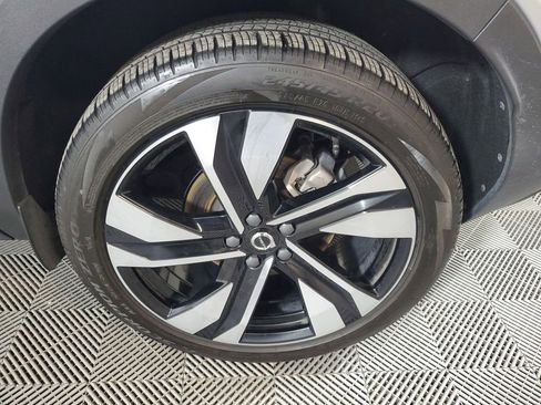 Certified 2025 Volvo XC40 B5 Plus image 13