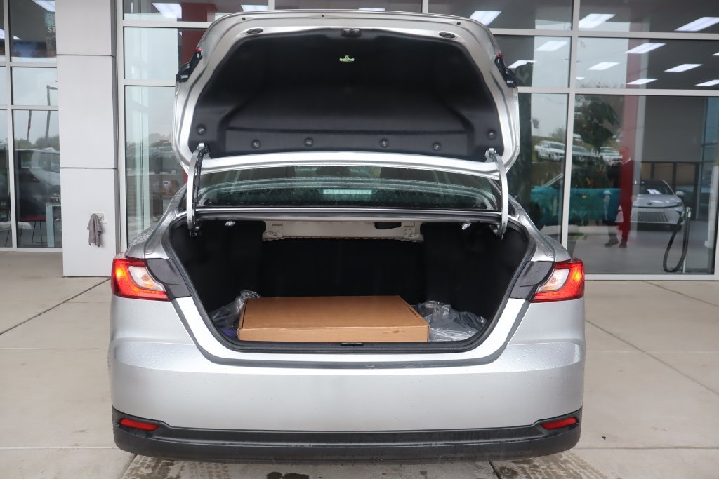 Used 2026 Toyota Camry LE FWD image 8
