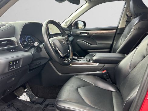 Used 2023 Toyota Highlander Limited AWD/4WD image 10