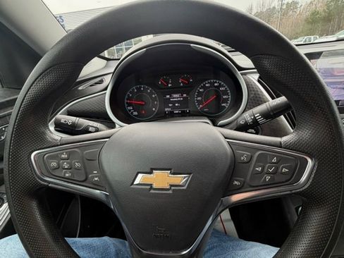 Used 2023 Chevrolet Malibu LT image 8