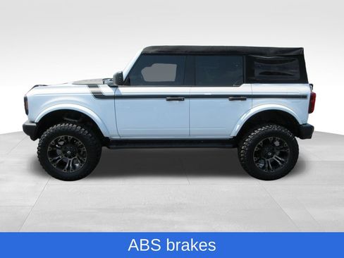 Used 2022 Ford Bronco 4-Door AWD/4WD image 2