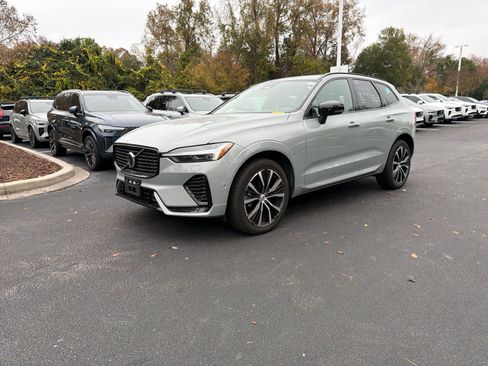 Certified 2025 Volvo XC60 B5 Plus image 52