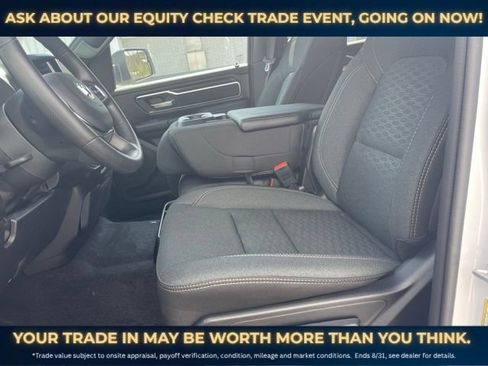 Used 2025 RAM 1500 Big Horn AWD/4WD image 9