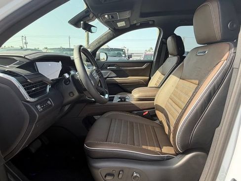 New 2026 GMC Acadia Denali Ultimate AWD/4WD image 12
