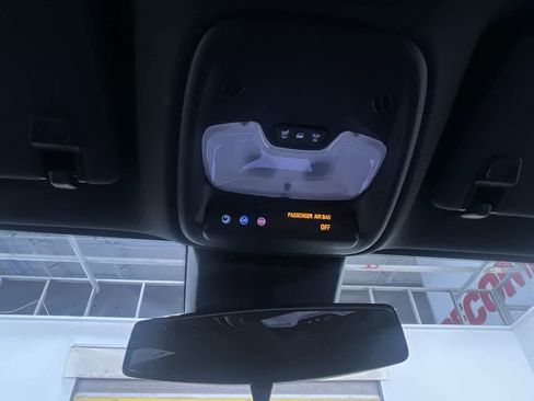 Used 2024 Chevrolet Colorado Trail Boss w/ Technology Package image 31