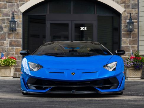 Used 2021 Lamborghini Aventador SVJ AWD/4WD image 15