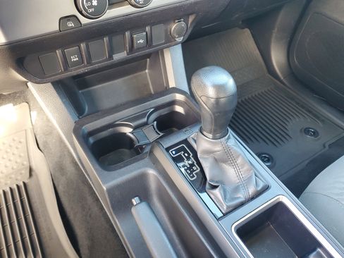 Used 2022 Toyota Tacoma SR image 20