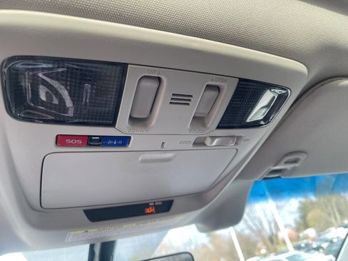 Used 2017 Subaru Outback 2.5i Limited image 15