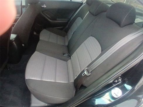 Used 2018 Kia Forte S image 21