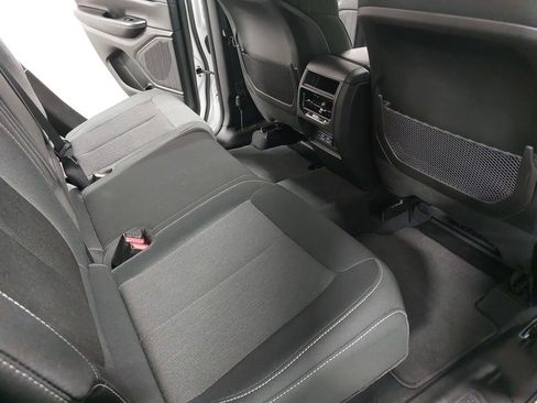 Used 2023 Jeep Grand Cherokee Laredo image 11