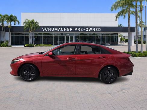 Used 2021 Hyundai Elantra SEL FWD image 4