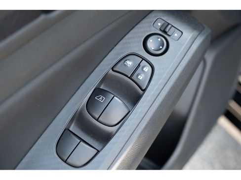 Used 2024 Nissan Altima 2.5 S FWD image 14