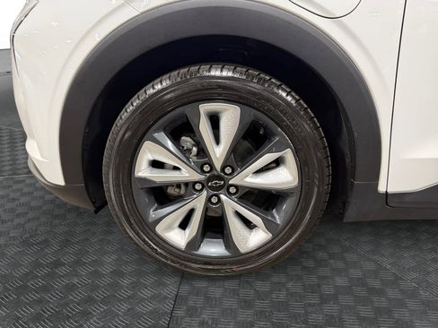 Used 2023 Chevrolet Bolt EUV LT w/ Convenience Package image 15