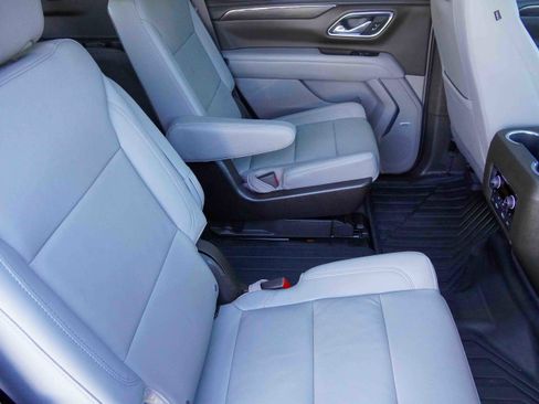 Used 2024 Chevrolet Tahoe Z71 w/ Luxury Package image 34