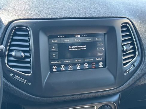 Used 2019 Jeep Compass Latitude AWD/4WD image 21