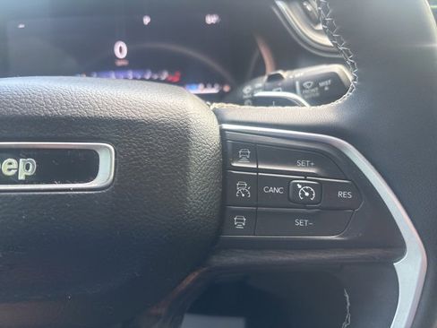 Certified 2023 Jeep Grand Cherokee Limited image 14