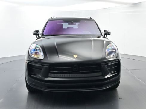 Used 2025 Porsche Macan image 18