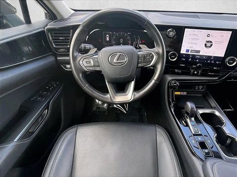 Used 2025 Lexus NX 250 FWD w/ Accessory Package (Z2) image 7