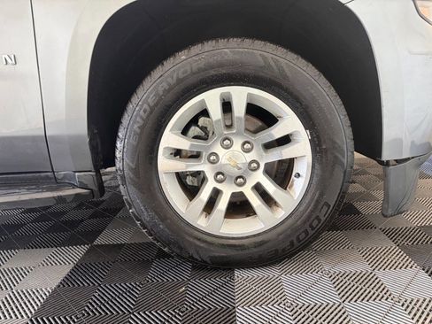 Used 2020 Chevrolet Suburban LT AWD/4WD image 30