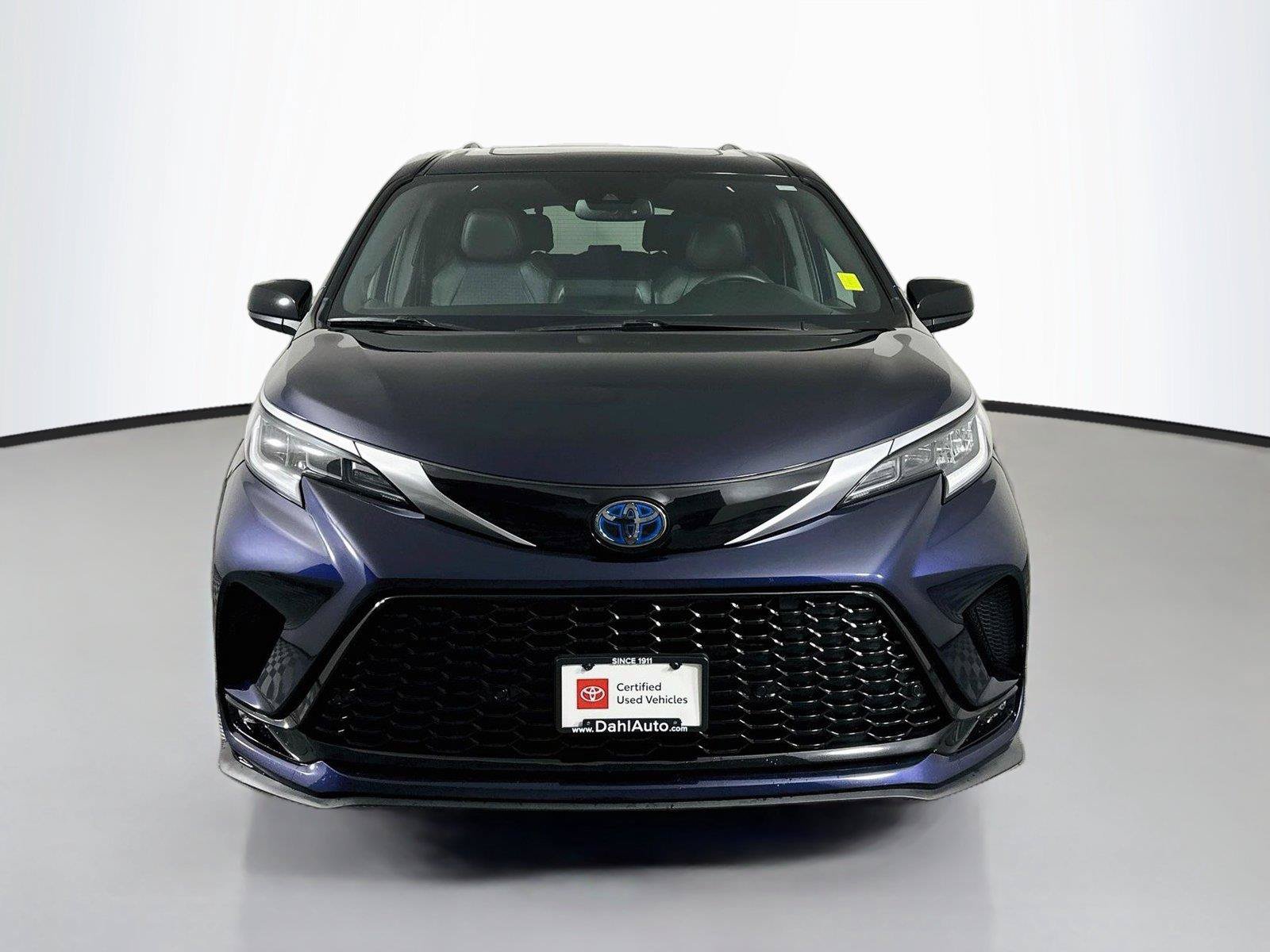 Certified 2024 Toyota Sienna XSE w/ XSE Plus Package AWD/4WD image 3