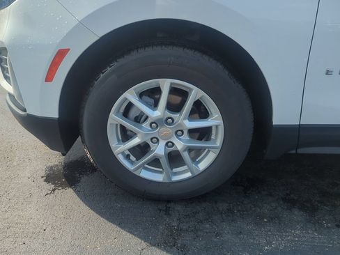 Certified 2024 Chevrolet Equinox LT FWD image 14