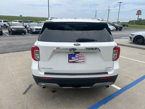 Used 2024 Ford Explorer Limited w/ Limited Technology Package AWD/4WD image 4