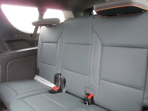 New 2026 GMC Yukon XL AT4 AWD/4WD image 13