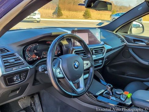 Used 2023 BMW X4 xDrive30i w/ Premium Package image 9