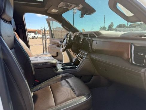 Used 2025 GMC Sierra 2500 Denali w/ Denali Reserve Package AWD/4WD image 37